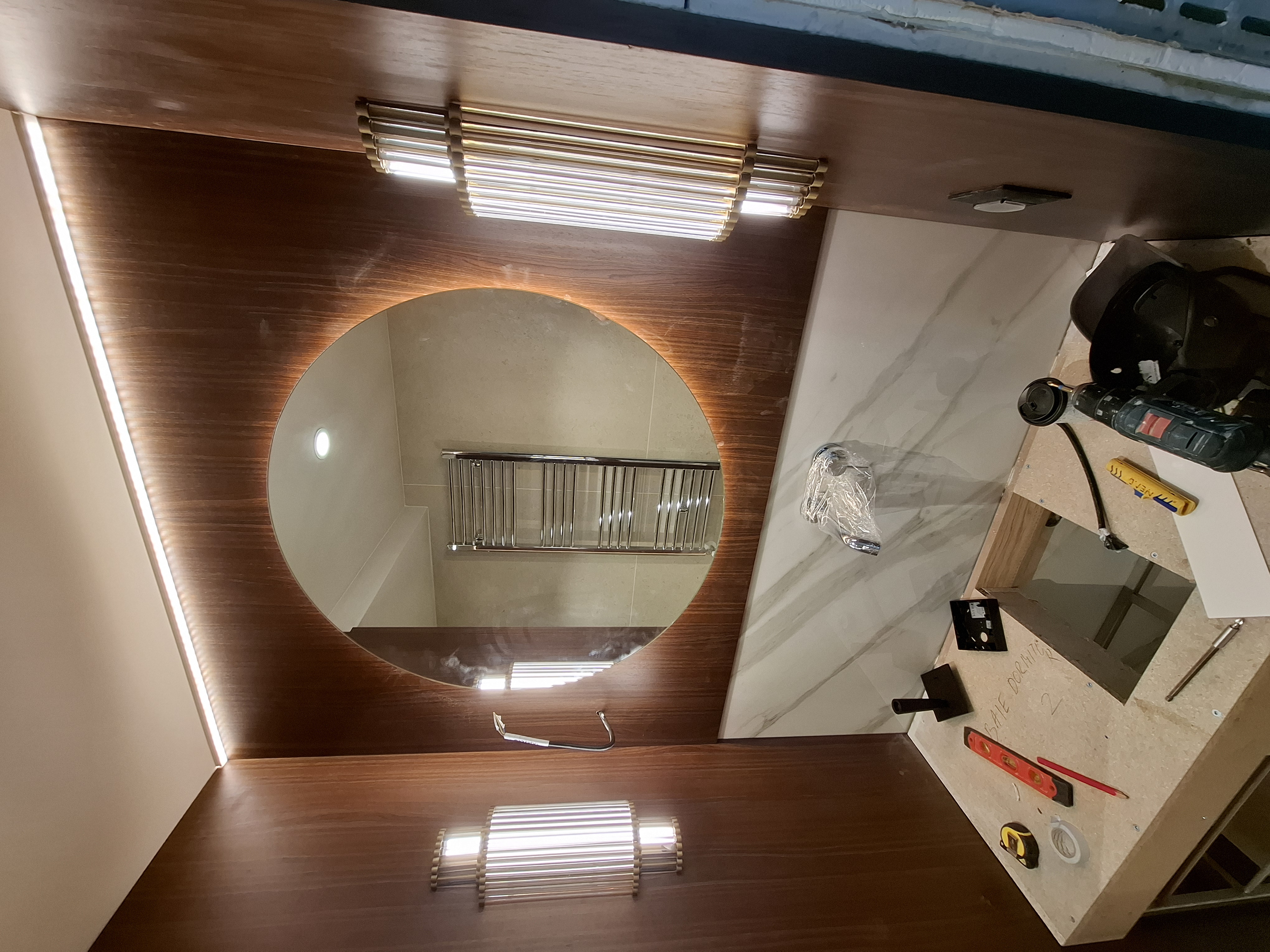 Iluminat interior cu bandă LED și aplice, Cluj-Napoca